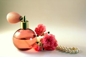 De fascinerende wereld van parfum: van historische oorsprong tot moderne betekenis